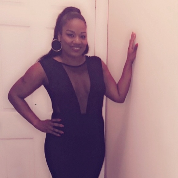 Meet your Posher, Cynthia - Picture 1 of 1